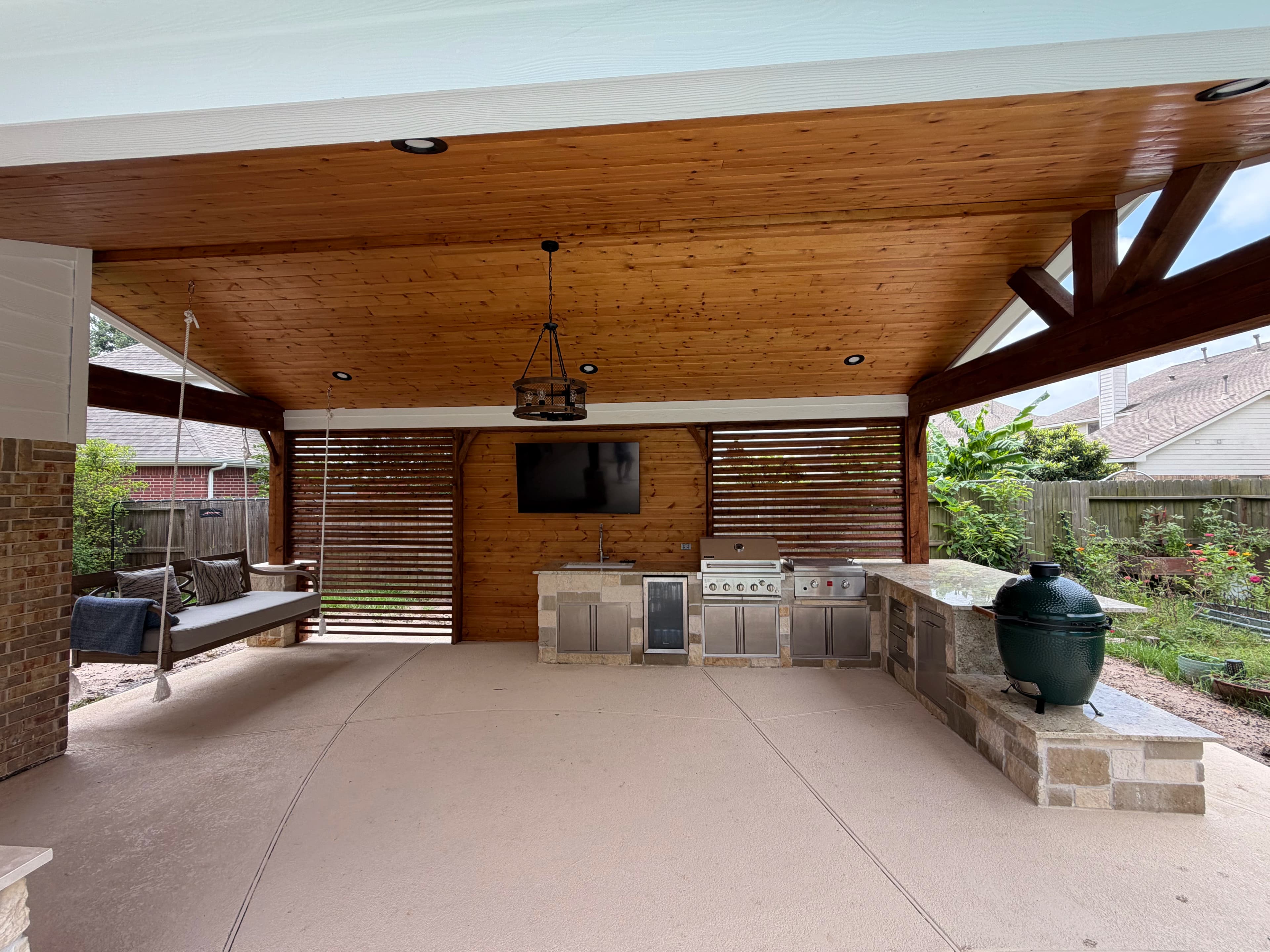 Covered Patio & Pergola