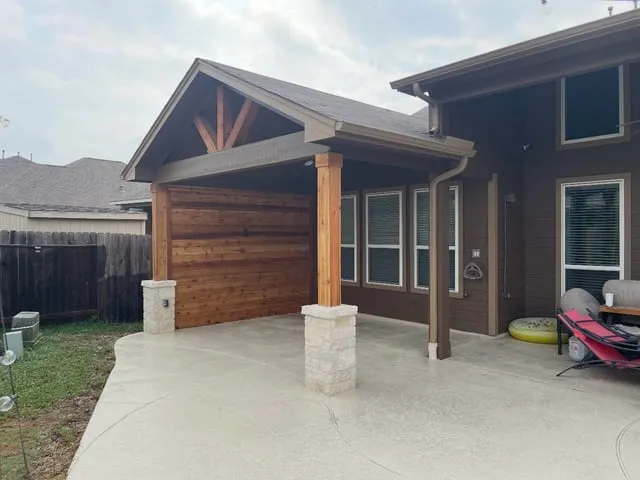 Outdoor Kitchen