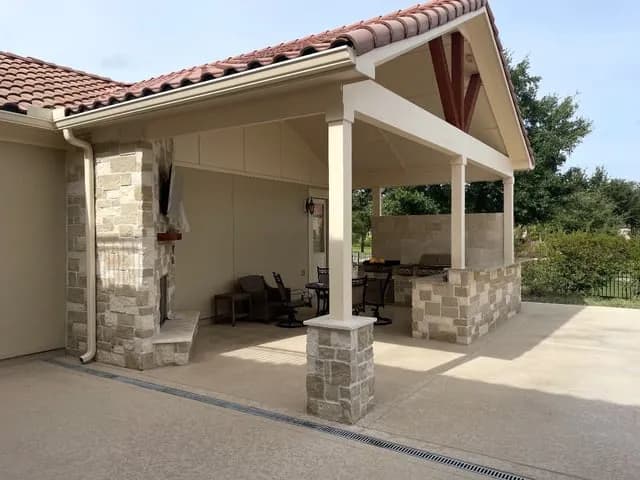 Outdoor Kitchen